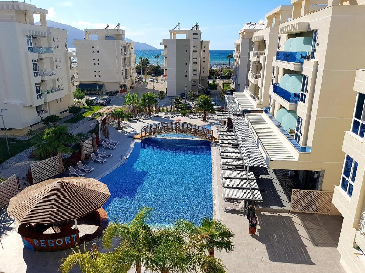 Flori Beach Apartment Radhime Exterior photo