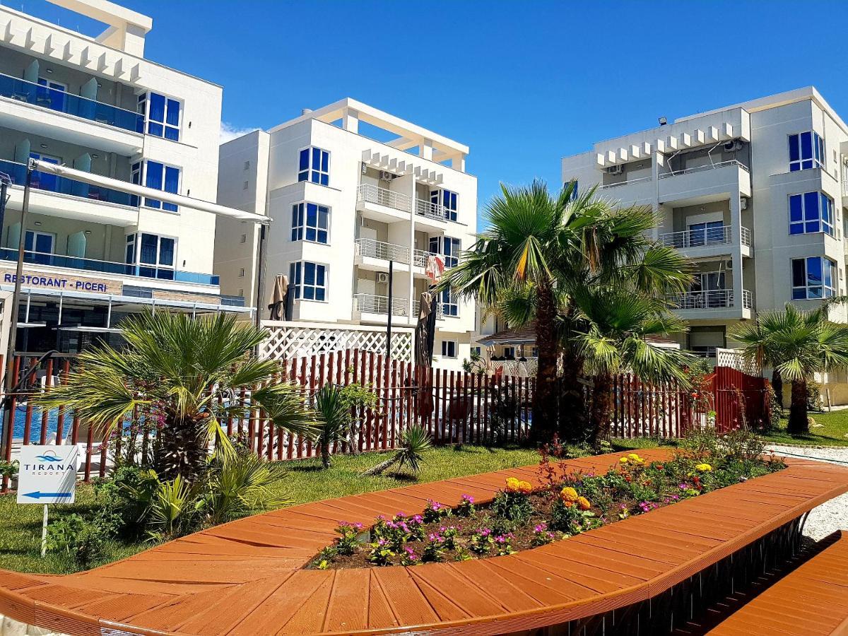 Flori Beach Apartment Radhime Exterior photo