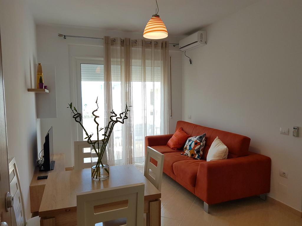 Flori Beach Apartment Radhime Exterior photo